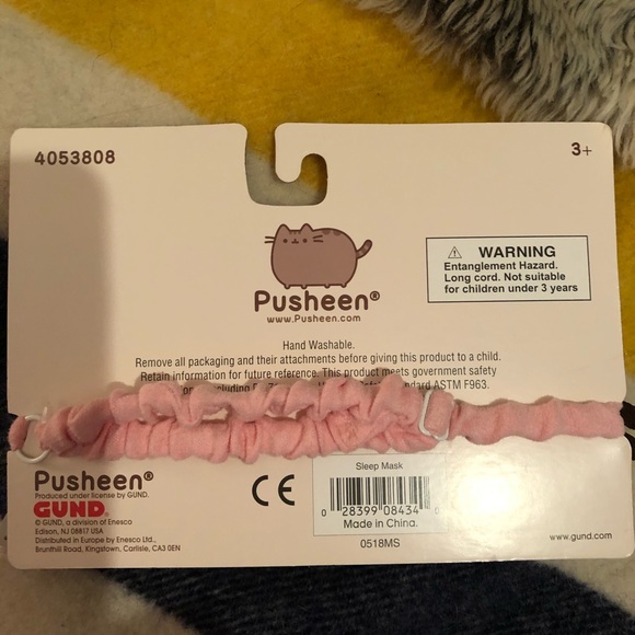 Pusheen Sleep Mask - Picture 2 of 3